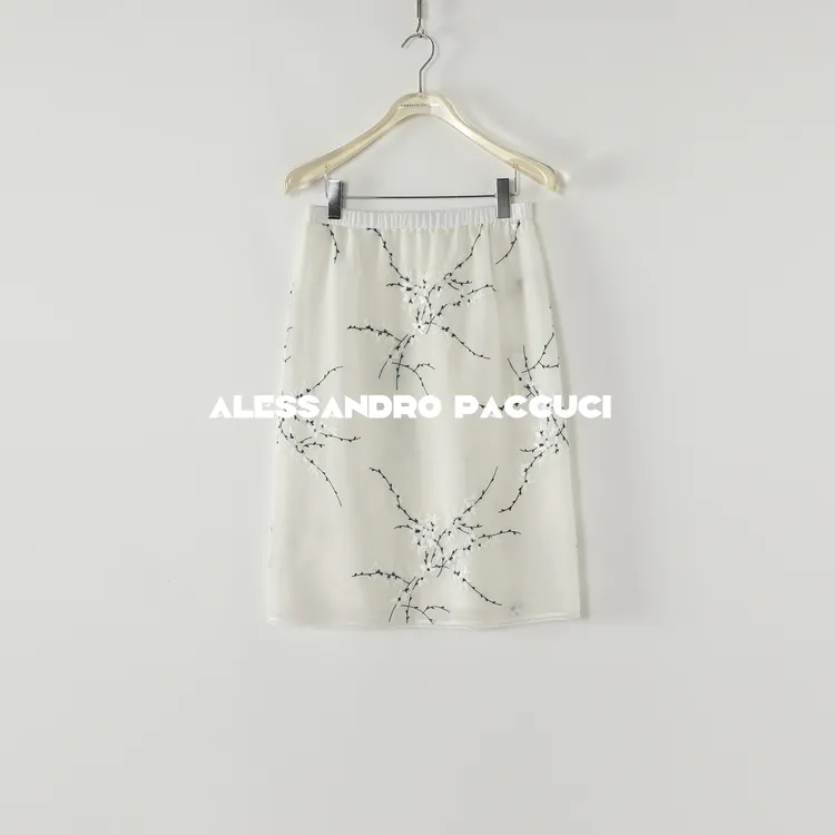 AP洛哥51065QB【黑标/春和景明】桑蚕丝欧根纱绣花松紧腰时尚半身裙