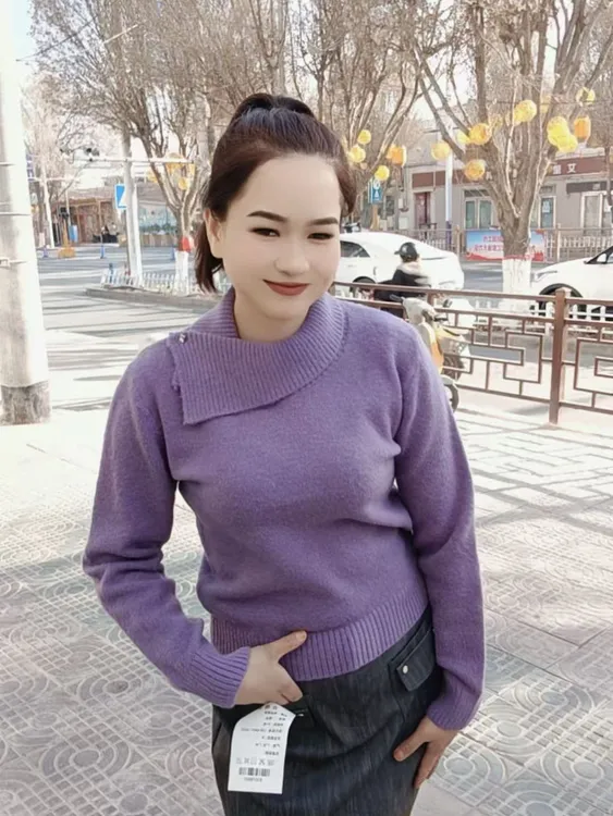 今年流行穿塔翻领