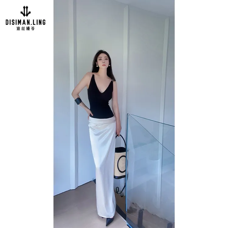 迪丝嫚苓黑白连衣裙女士夏季修身气质时尚包臀原创设计师小众优雅