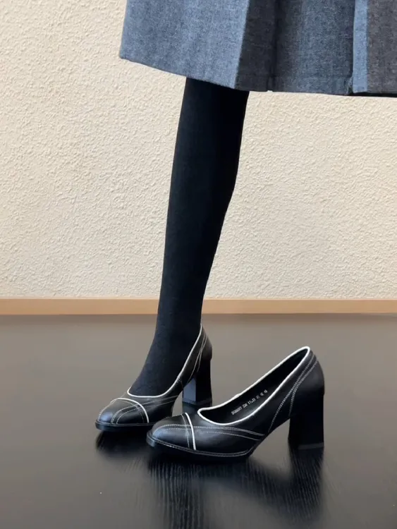 Pokoy-7cm小个子圆头拼色一脚蹬设计感缝线粗跟通勤浅口单鞋