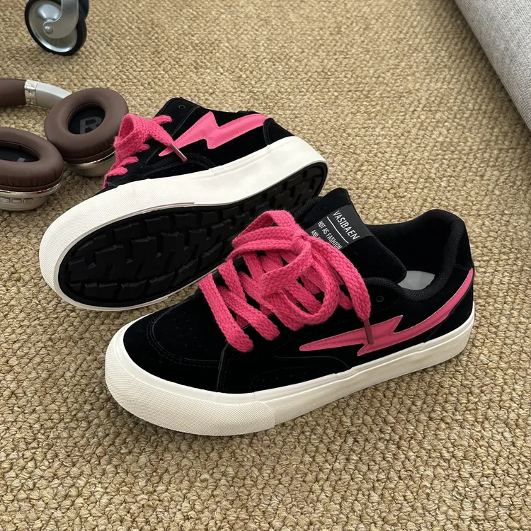 2025秋冬闪电面包痞帅男鞋新款开车男款鞋子小众厚底拼色休闲板鞋