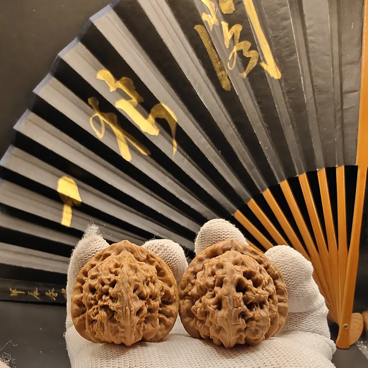 s3902全品 三角白文玩核桃 39/40/36 新果原生态油性 白狮子头