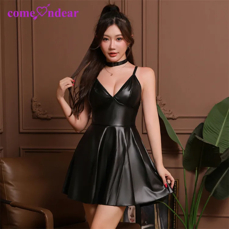 康梦帝性感睡衣女PU皮款舒适大码修身显瘦V领吊带睡裙可外穿短裙