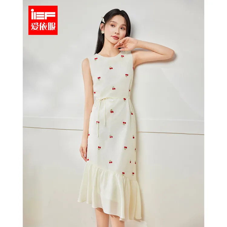 IEF/爱依服2025新款夏季樱桃刺绣温柔时尚高级氛围感背心长裙