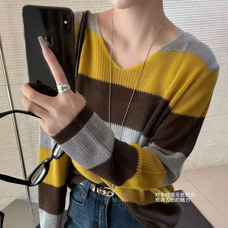 衣念染染❤️潮流早秋新款宽松减龄V领毛衣百搭针织套头长袖打底衫