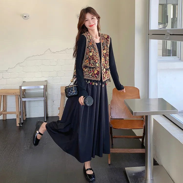 复古温柔风连衣裙套装女2025年秋季新款国风民族风印花马甲两件套