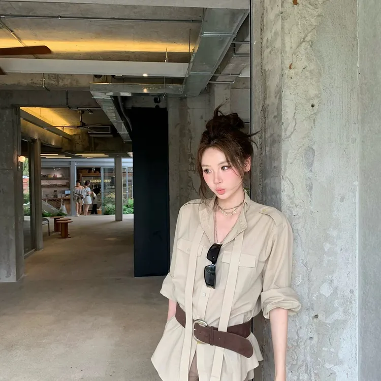【苏黎世】夏季新款老钱风时尚口袋排扣收腰薄款长袖防晒衬衫上衣女