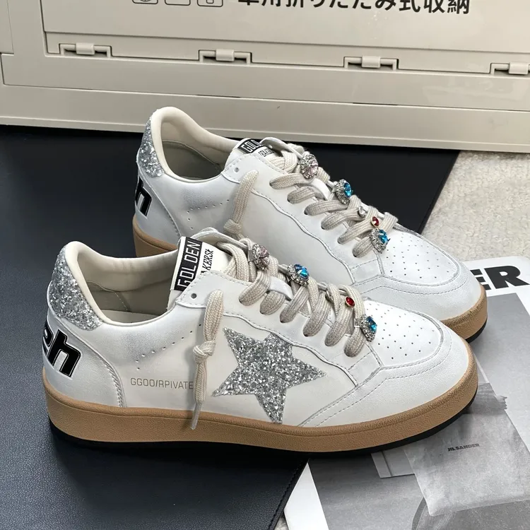 〖潮牌百搭〗新款休闲真皮星星鞋拼色擦色做旧平底学院风女小白鞋