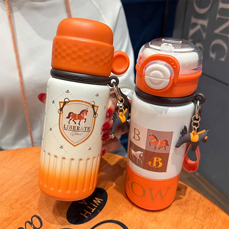 保温杯推荐2026新款马年水杯女生高颜值不锈钢便携学生双饮吸管杯