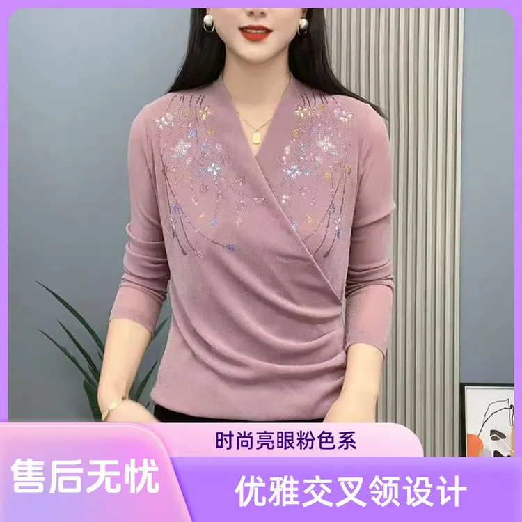 时尚交叉领T恤早秋新款简约妈妈纯色烫钻小花洋气长袖百搭打底衫