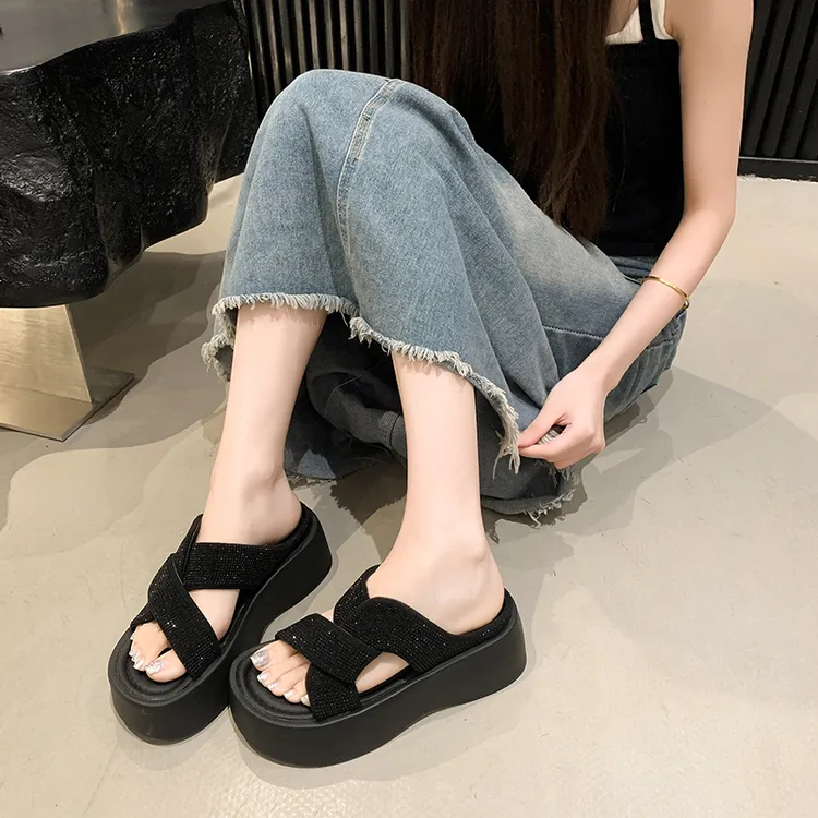 厚底增高凉拖鞋女百搭2025年夏季新款时尚外穿休闲松糕一字沙滩拖