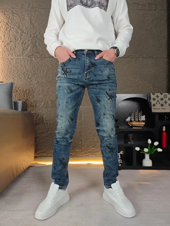 秋冬新款复古蓝男小脚牛仔裤潮牌修身印花潮流百搭时尚水洗牛仔裤