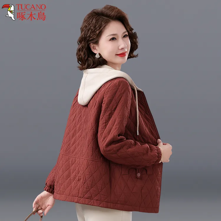 啄木鸟品牌洋气妈妈春装休闲外套中年时尚连帽夹克中老年减龄上衣