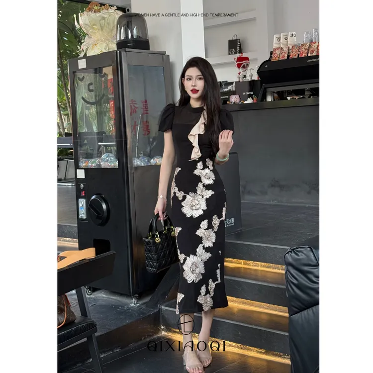 七小七Sicily【瑰丽秀场】法式复古重工缎面绣花拼接优雅包臀连衣裙