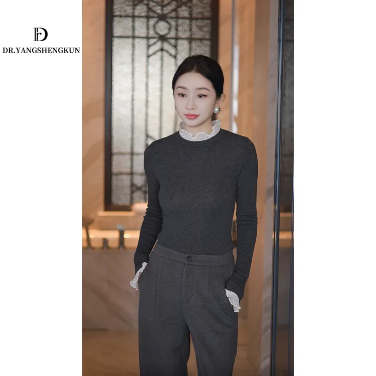 杨圣坤2025冬季新品绵羊毛混纺木耳领撞色长袖针织衫ES2511250