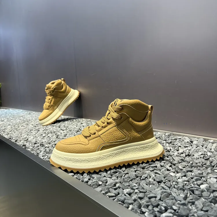 2025广州秋冬单棉同款轻奢超轻舒适系带厚底真皮休闲户外男潮鞋