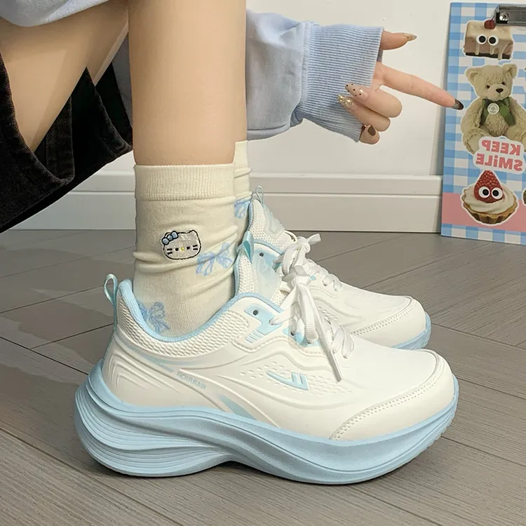 回力女鞋白天蓝高颜值运动鞋新款皮面软底耐磨小众百搭学生跑步鞋