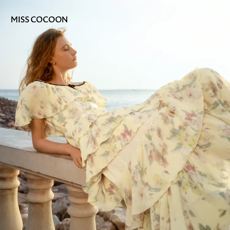 MISSCOCOON可可尼度假蛋糕裙2025夏季新款重工荷叶边碎花连衣裙