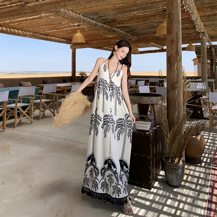 实拍夏季波西米亚流苏度假印花吊带连衣裙女夏新款高级感印花显瘦