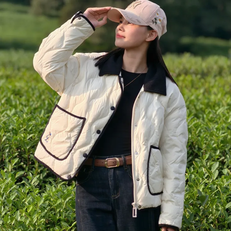 小麦巴恩风小翻领简约短款薄款女羽绒服艺术家独家联名款
