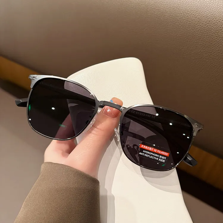 2025新款男士椭圆超轻偏光太阳镜开车驾驶墨镜户外钓鱼防紫外线潮