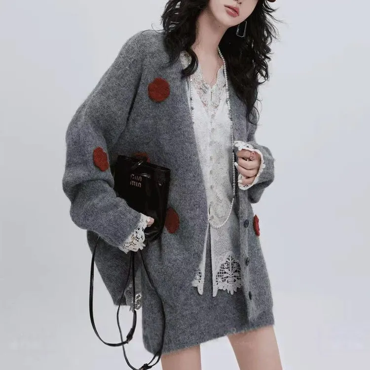 时尚休闲套装女花朵设计感开衫毛衣慵懒风高腰纯色短裙两件套