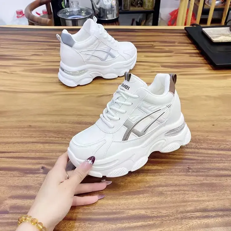 女士内增高2025冬季老爹鞋女韩版时尚百搭7CM保暖皮面休闲运动鞋