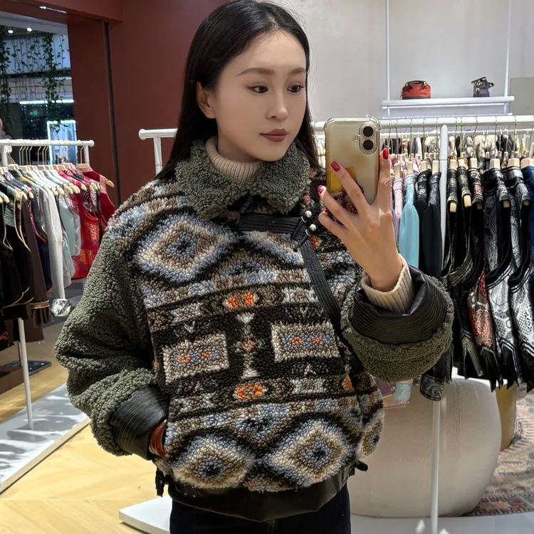 陶萨W057毛绒外套