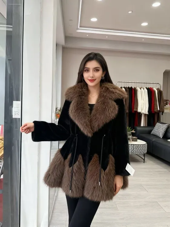 23808厚款直下摆女短外套风衣毛外套V领拼接网红女款