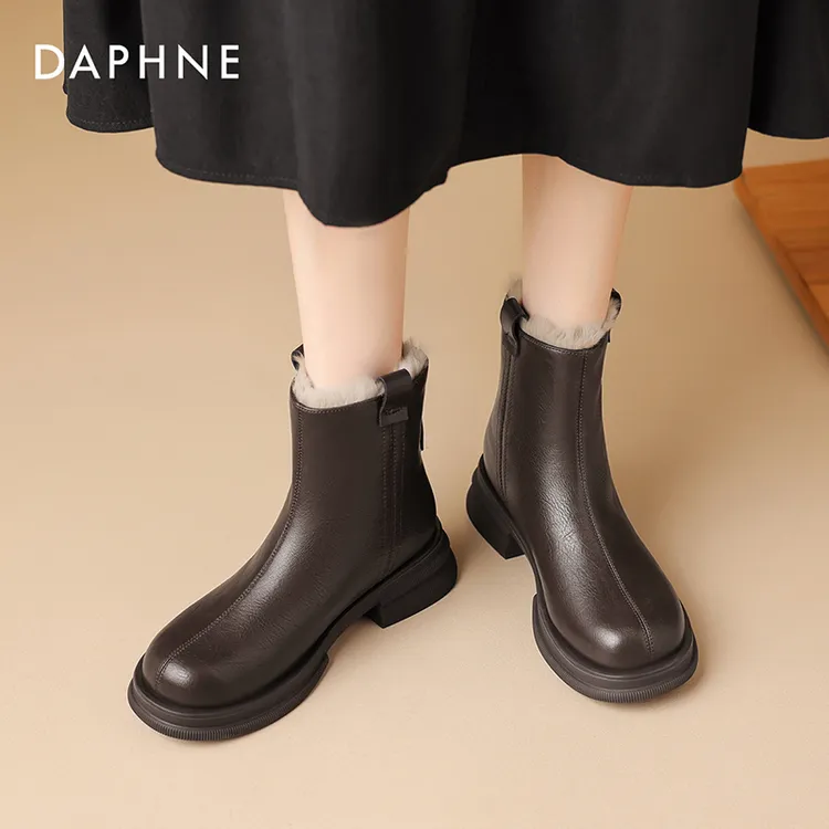 Daphne/达芙妮圆头百搭短靴女中低跟2025年冬季新款保暖加绒靴子