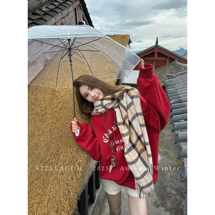 SG / 杨依姗 AW日常时髦感 美式复古字母印花圆领卫衣WY-20251276