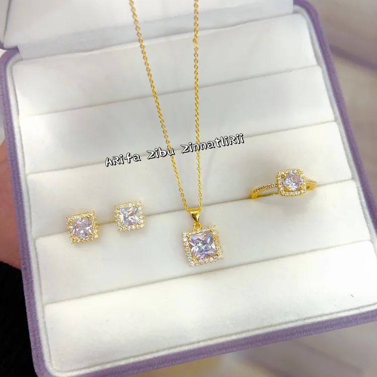 铜合金项链 新款时尚百搭气质铜合金三件套 项链 戒指 耳钉 金色