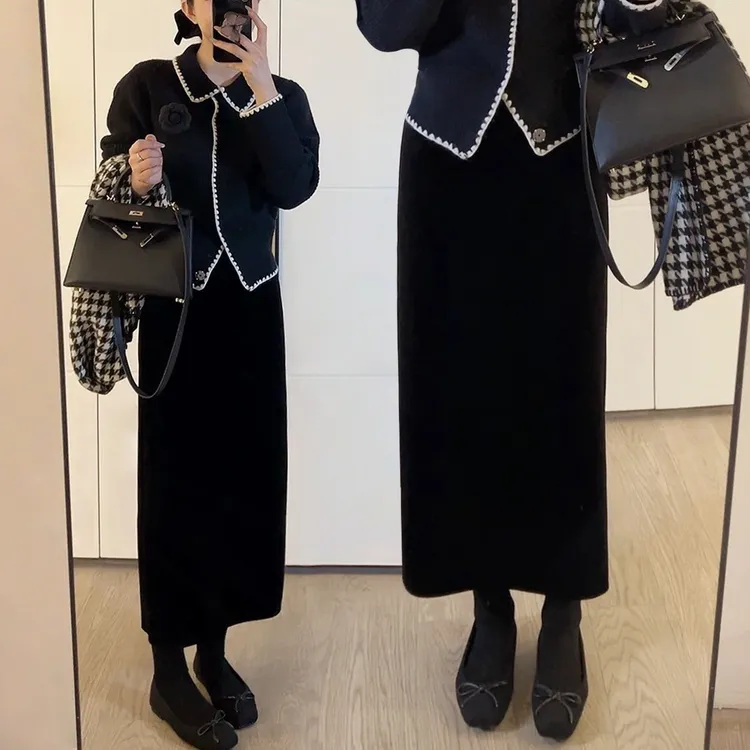 高端赫本风丝绒半身裙女秋冬2025新款中长款开叉显瘦收腰包臀直筒