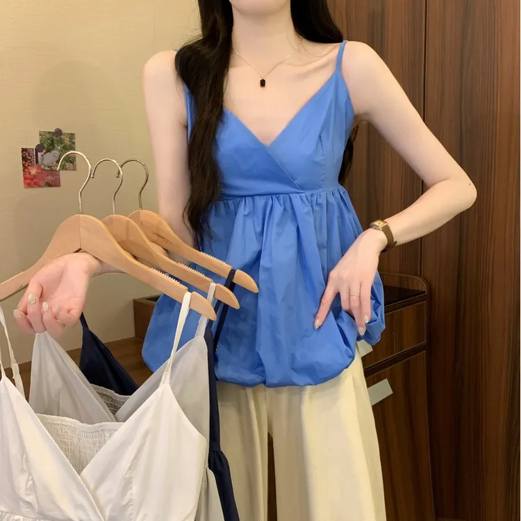 夏季新款品质女装法式海边度假风花苞设计感无袖显瘦修身吊带上衣