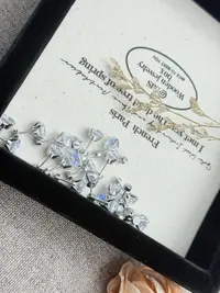钛钢锆石耳饰 A120  白底镀彩手捧花锆石8mm耳骨钉耳钉耳蜗钉