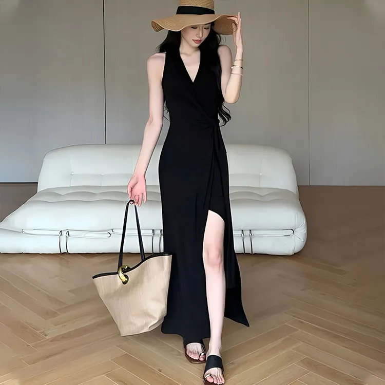 纯欲风显瘦v领无袖开叉连衣裙女2025新款夏季收腰高端小众长裙女
