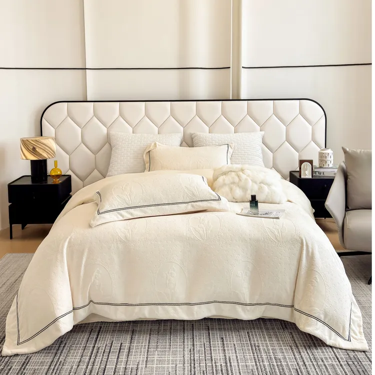 新款高克重轻奢简约牛奶绒四件套铃兰花加绒加厚