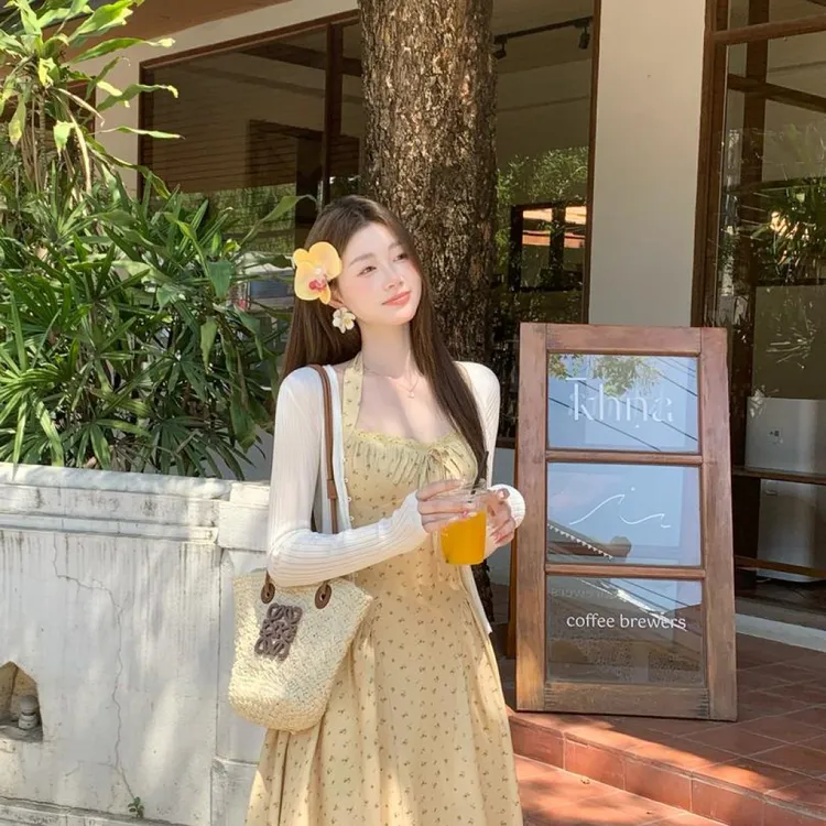 EIA一尧【爱丽丝花园】碎花挂脖露背连衣裙夏日少女气质俏皮欧若风