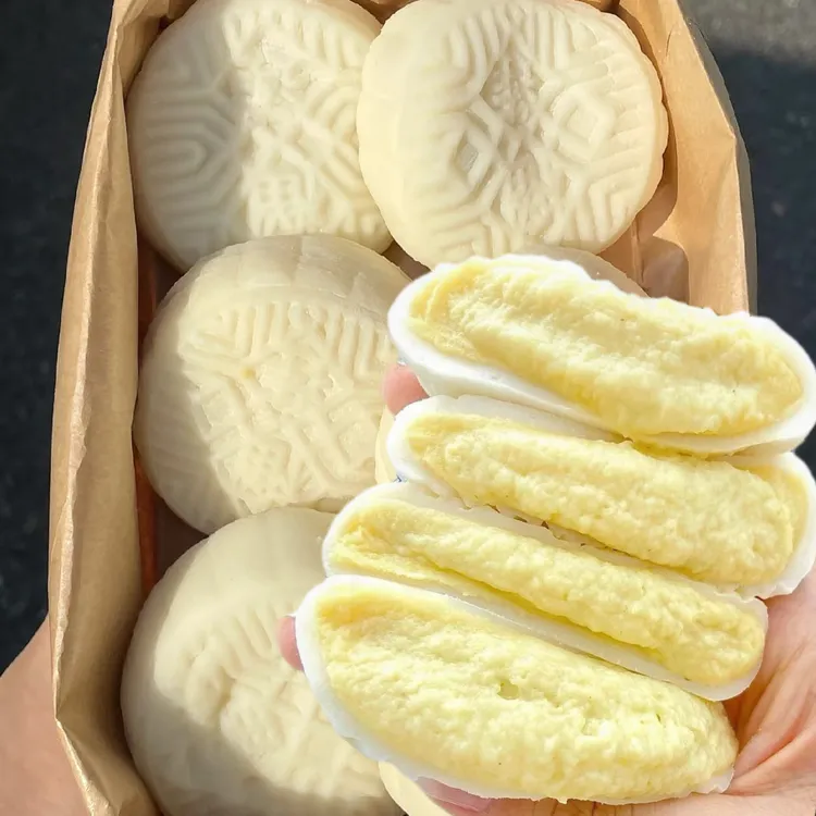 金秋月饼榴莲冰皮月饼榴莲爆浆糯叽叽手工月饼网红休闲解馋糕点心