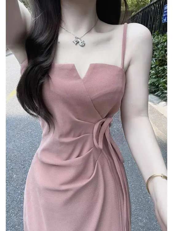 夏季新款褶皱收腰显瘦法式温柔吊带裙粉色小个子连衣裙女系带长裙