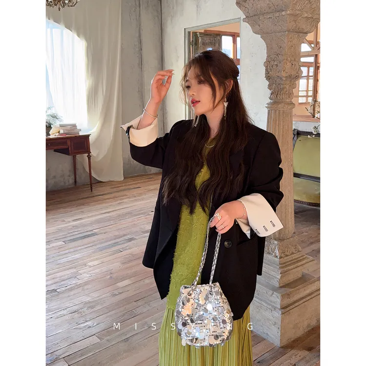 应小姐【芝加哥】微胖大码女装宽松显瘦设计气质极简V领西装外套