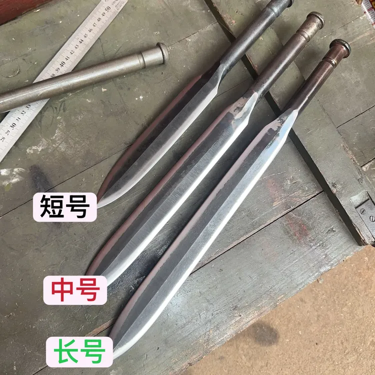 手工锻打高硬度履带刚实心柄红樱枪头矛头工艺品收藏健身（未开刃）