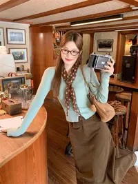 韩系绿色短款长袖针织衫女早秋修身薄款毛衣开衫灯芯绒半身裙套装