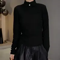 “时予”2025秋季纯色休闲领口贝壳扣设计小翻领针织上衣打底
