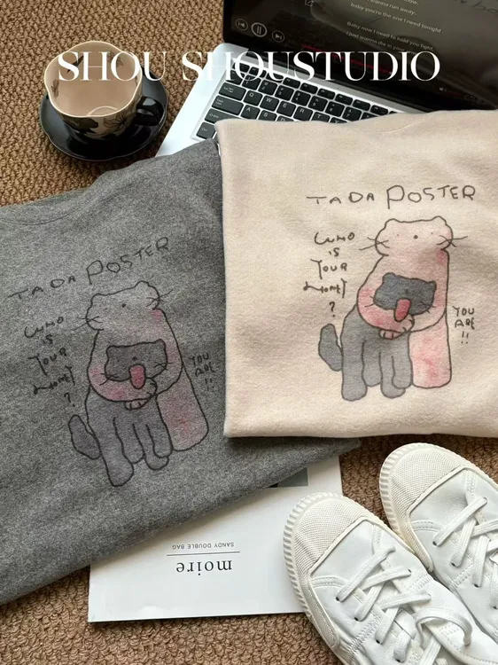 【瘦瘦】打架小猫-大码圆领印花磨毛柔软百搭宽松长袖打底S02283