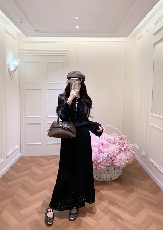 25秋新款小香镂空设计感工艺款针织长袖上衣+半身裙两件套套装