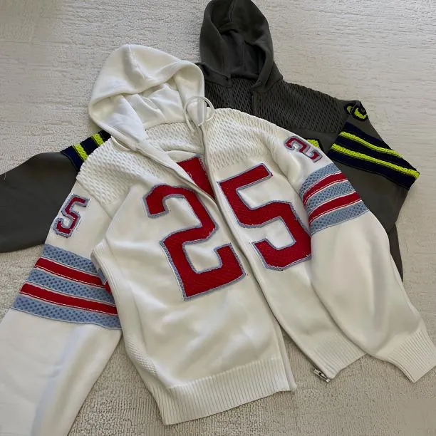 BUZH2025秋冬款撞色数字印花版宽松连帽开衫毛衣