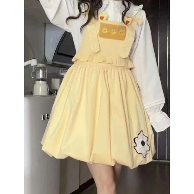 哥弟阿玛施正品日系少女设计感学院风春秋新款可爱背带裙花苞灯芯