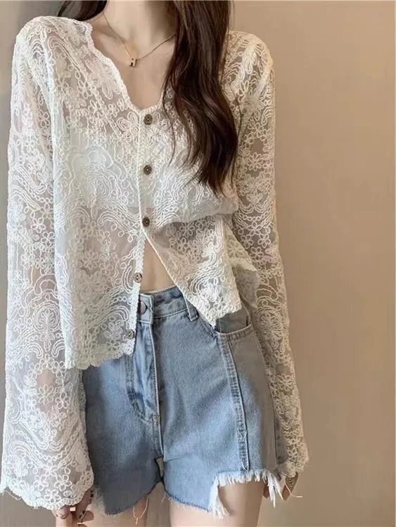 2025新款法式拼接上衣镂空蕾丝短款薄款长袖开衫百搭巨显瘦洋气