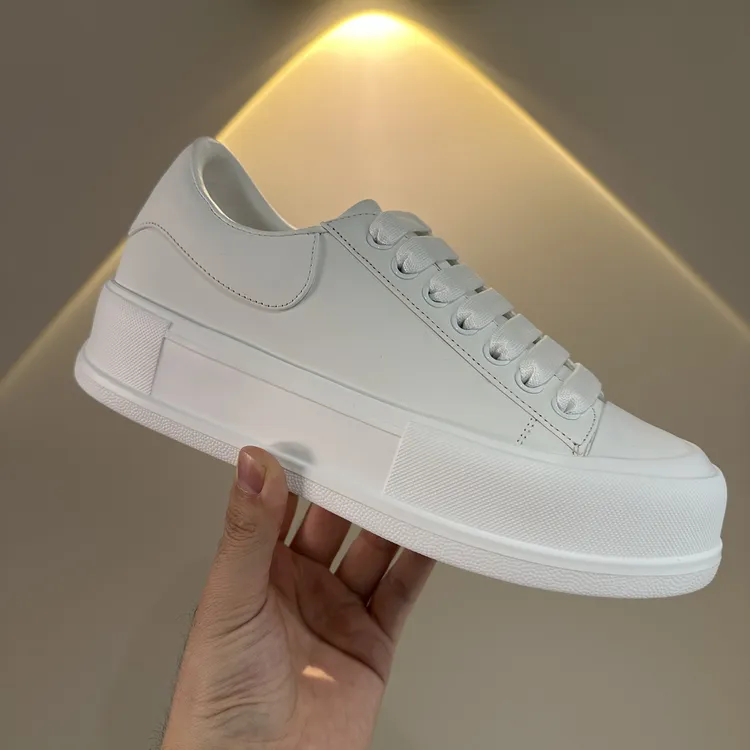 夏季百搭超轻小白鞋好穿好打理